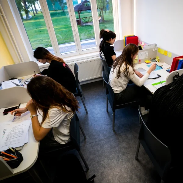 Internat chefs de maison encadrement scolaire