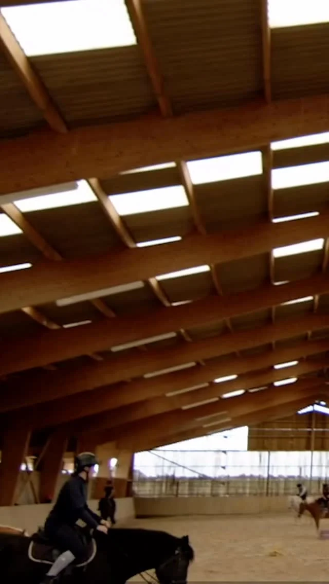 New for Summer Camp 2026: the Elite Sports Programme at École des Roches.
An immersive experience for students aged 12 to 17, combining high-level sports training with academic balance.

Choose one sport — tennis, golf, padel, horse riding or go-karting — and train daily with professional coaches, focusing on technique, performance and progression. All while enjoying the full Summer Camp experience: campus life, cultural outings and a truly international community.

For more information or to register, contact us at : summer.camps@ecoledesroches.com