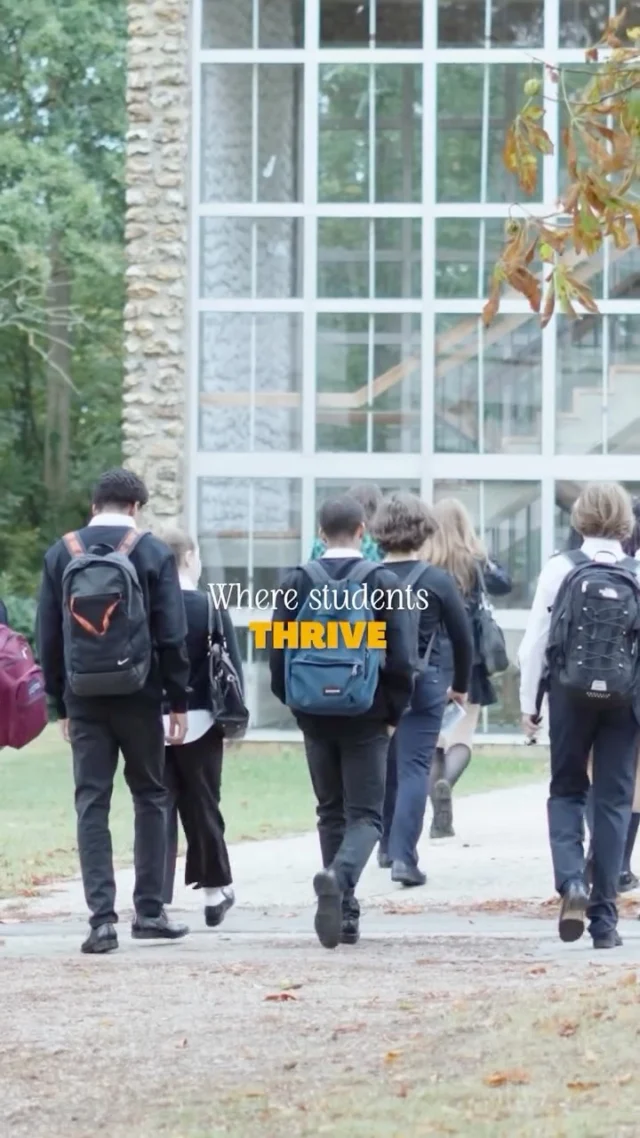 Welcome to École des Roches.
An international private school where academic excellence meets personal growth.

From innovative learning approaches to a vibrant campus life, students thrive in a safe, inspiring environment designed to help them grow, explore and succeed. With a diverse international community, strong academic pathways and enriching extracurricular activities, École des Roches offers much more than an education — it’s a life experience.

This is what makes École des Roches unique.